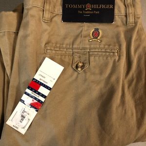 Men’s kakhi pants. New